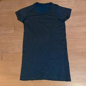 Lululemon Run Swiftly Tech Tee Short Sleeve Dark Blue Size 6